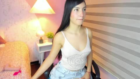 Snapshot of lily__10 chatting on 05/08/26, 08:25 Lily online show from 05/08/26, 08:25