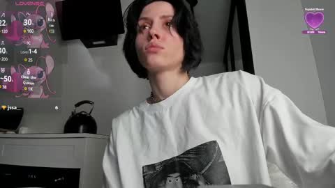 Snapshot of lily__love chatting on 02/23/25, 06:56 LILY online show from 02/23/25, 06:56