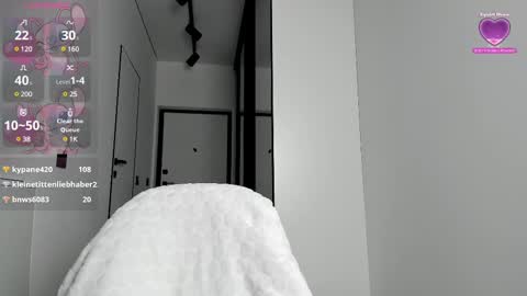 Snapshot of lily__love chatting on 02/25/25, 08:30 LILY online show from 02/25/25, 08:30