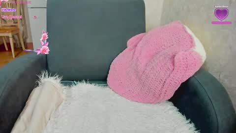 Snapshot of lily__love chatting on 11/09/25, 06:39 LILY online show from 11/09/25, 06:39