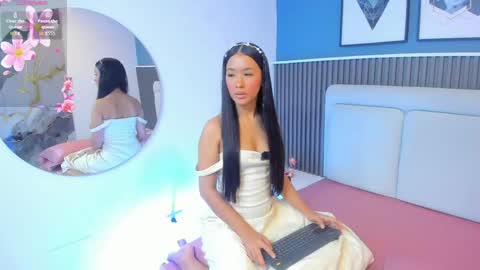 Snapshot of lily__star chatting on 04/20/26, 03:20 lily online show from 04/20/26, 03:20