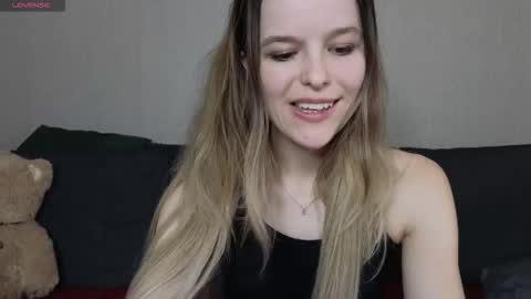 Snapshot of lily_and_jake chatting on 09/24/25, 07:33 lily_and_jake online show from 09/24/25, 07:33