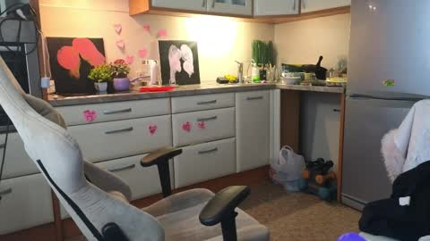 Snapshot of lily_and_jake chatting on 03/23/26, 01:53 lily_and_jake online show from 03/23/26, 01:53