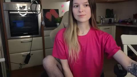 Snapshot of lily_and_jake chatting on 03/25/26, 02:06 lily_and_jake online show from 03/25/26, 02:06