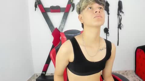 Lily and Lina online show from 11/26/25, 12:06