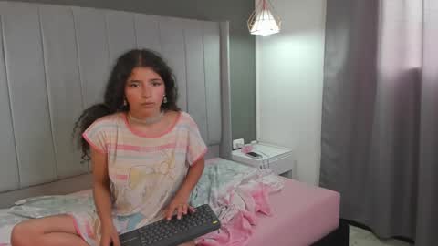 lily_cherry0 online show from 03/06/25, 05:00