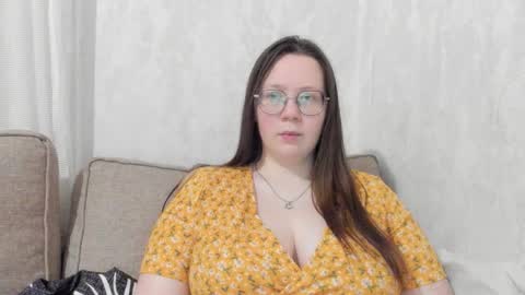 Lily Chays online show from 01/06/26, 11:07