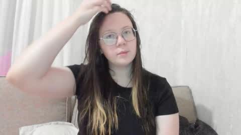 Lily Chays online show from 01/10/26, 01:29