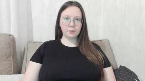 Lily Chays online show from 01/11/26, 02:05