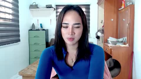 Snapshot of lily_darling chatting on 11/29/25, 10:46 Lily Darling online show from 11/29/25, 10:46