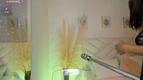 Snapshot of lily_evil chatting on 02/10/25, 05:09 online show from 02/10/25, 05:09