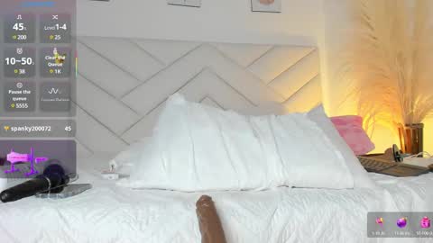 Snapshot of lily_evil chatting on 02/25/25, 08:19 online show from 02/25/25, 08:19