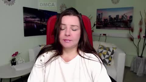 Lily online show from 12/14/25, 07:25