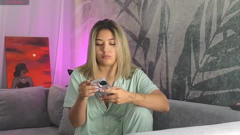 Lily online show from 12/10/24, 07:26