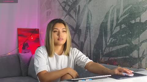 Lily online show from 01/01/25, 06:26