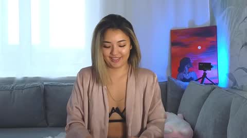 Lily online show from 02/04/25, 07:29