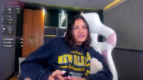 Snapshot of lily_fox1 chatting on 02/24/25, 10:15 Lily online show from 02/24/25, 10:15