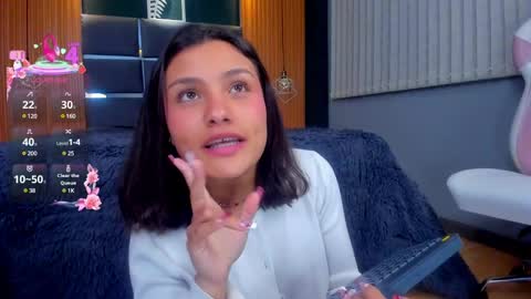 Snapshot of lily_fox1 chatting on 02/25/25, 07:09 Lily online show from 02/25/25, 07:09