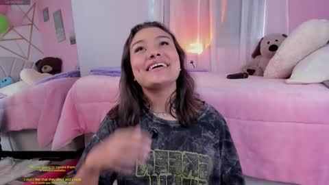 Snapshot of lily_fox1 chatting on 09/24/25, 08:12 Lily online show from 09/24/25, 08:12