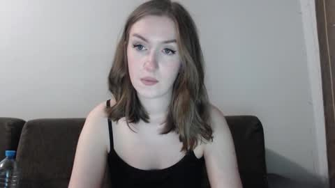 lily_love_x online show from 09/15/25, 09:48