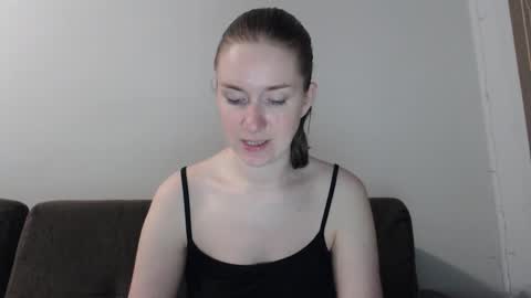 lily_love_x online show from 10/15/25, 09:48