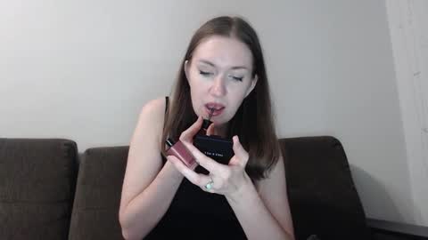 Snapshot of lily_love_x chatting on 11/05/25, 12:10 lily_love_x online show from 11/05/25, 12:10