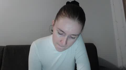 Snapshot of lily_love_x chatting on 11/10/25, 10:09 lily_love_x online show from 11/10/25, 10:09