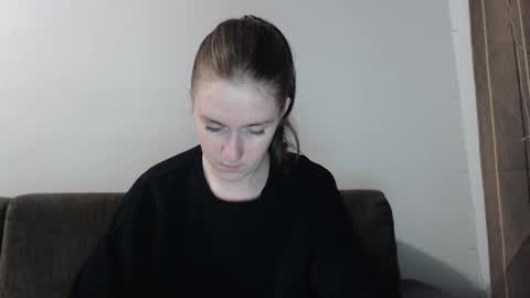 Snapshot of lily_love_x chatting on 12/17/25, 02:17 lily_love_x online show from 12/17/25, 02:17