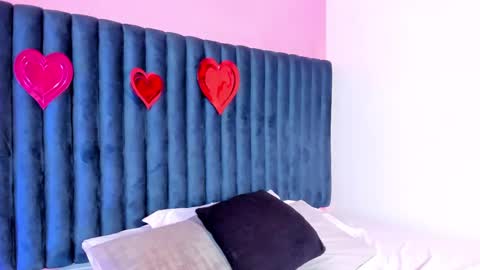 Lily Miiller online show from 02/18/25, 08:36