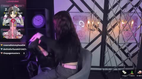 Lily online show from 12/08/24, 09:57