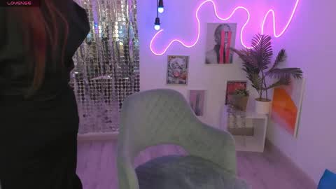 Lily online show from 04/05/26, 08:11