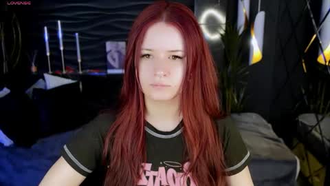 Snapshot of lily_moonlight chatting on 05/05/26, 07:27 Lily online show from 05/05/26, 07:27