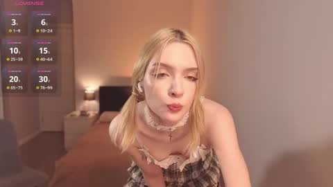 Snapshot of lily_moony chatting on 05/09/26, 11:32 Lily online show from 05/09/26, 11:32