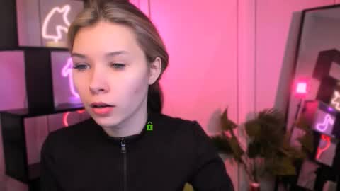 Lily online show from 12/01/25, 07:19