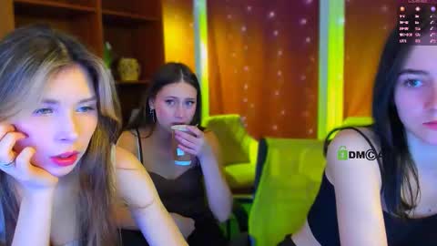 Snapshot of lily_morty chatting on 03/25/26, 07:31 Lily online show from 03/25/26, 07:31