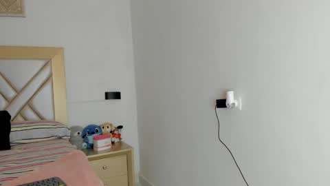 lily_noir_ online show from 04/08/26, 11:54