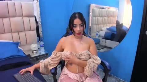 lily_rousse0 online show from 05/26/26, 03:24