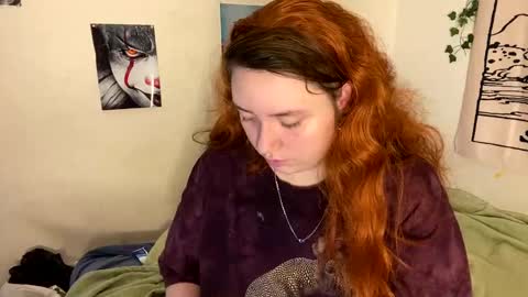 Snapshot of lily_shamy chatting on 12/22/24, 08:38 Alice online show from 12/22/24, 08:38