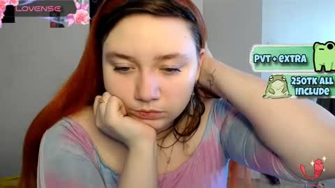 Snapshot of lily_shamy chatting on 02/21/25, 11:11 Alice online show from 02/21/25, 11:11