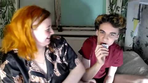 Snapshot of lily_shamy chatting on 10/23/25, 08:18 Alice online show from 10/23/25, 08:18