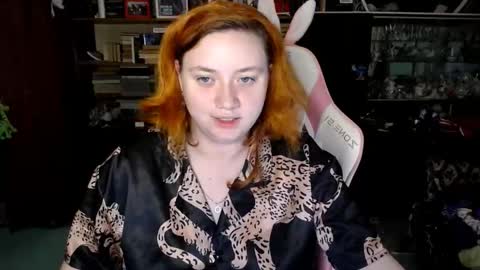 Snapshot of lily_shamy chatting on 11/01/25, 06:32 Alice online show from 11/01/25, 06:32