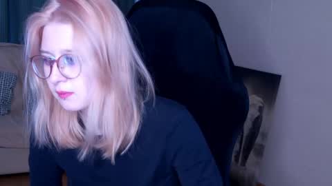 Lily Spark online show from 05/19/26, 01:11