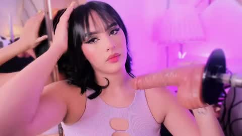 Snapshot of lily_stclair chatting on 05/26/26, 04:08 . online show from 05/26/26, 04:08