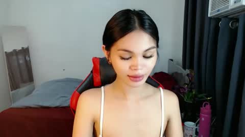 Snapshot of lily_summer23 chatting on 05/12/26, 06:21 Youre pleasure Lily online show from 05/12/26, 06:21