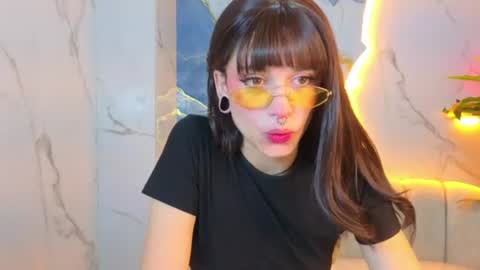 Snapshot of lily_tx chatting on 07/16/26, 01:39 Follow me.. Live 730 to 1400 online show from 07/16/26, 01:39