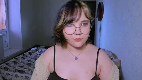 Snapshot of lily_violettt chatting on 04/01/26, 01:41 Lily online show from 04/01/26, 01:41