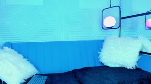Snapshot of lily_waist chatting on 01/21/25, 10:08 lily_waist online show from 01/21/25, 10:08