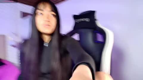 Snapshot of lily_waist chatting on 09/27/25, 11:04 lily_waist online show from 09/27/25, 11:04
