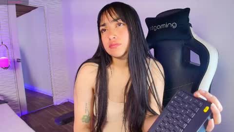 Snapshot of lily_waist chatting on 10/06/25, 11:18 lily_waist online show from 10/06/25, 11:18
