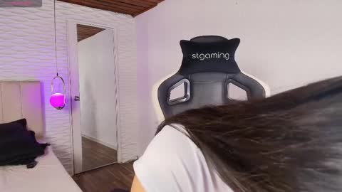 Snapshot of lily_waist chatting on 10/08/25, 11:08 lily_waist online show from 10/08/25, 11:08